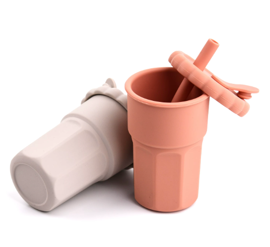 Vaso para Beber con Popote y Tapa CHIKY NYNO