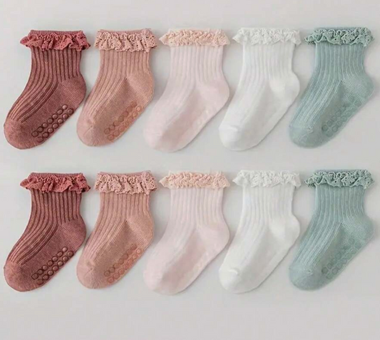 Calcetin para Niña con Olan  Talla 0-6 meses CHIKY NYNO